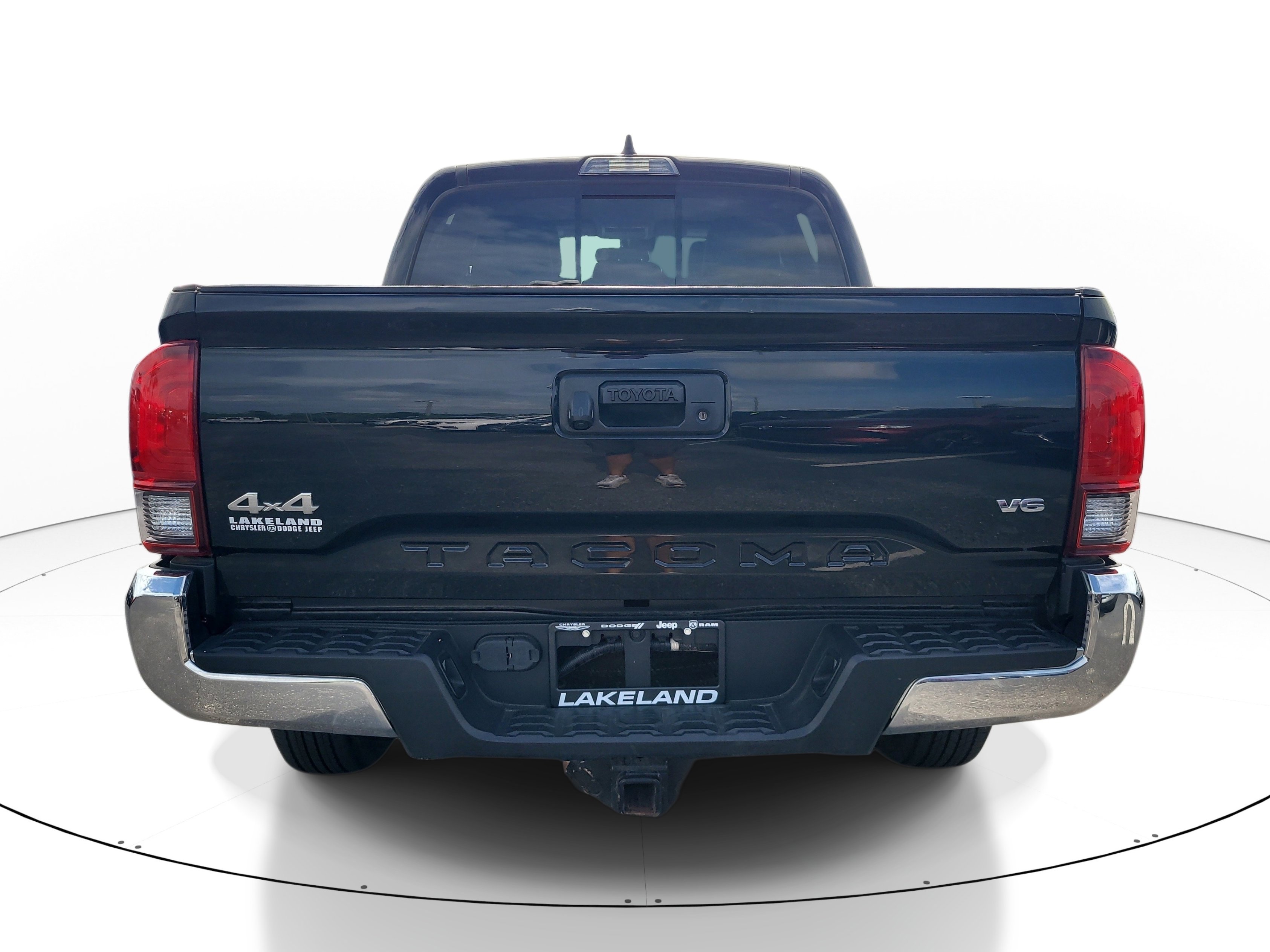 Used 2021 Toyota Tacoma SR5 AWD/4WD image 5