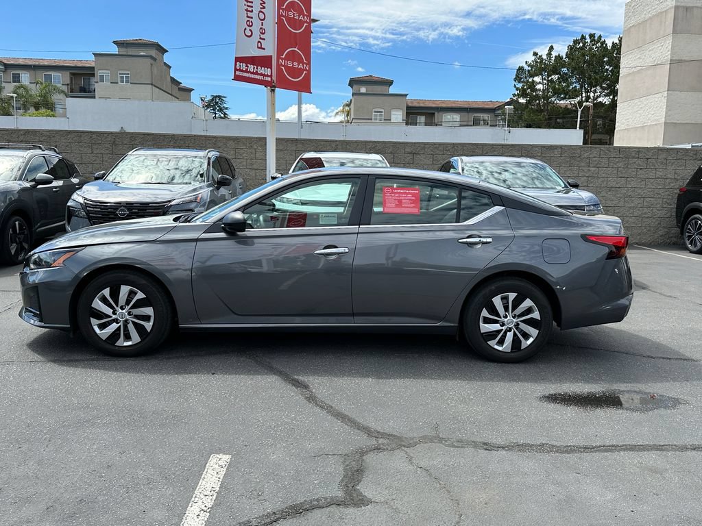 Used 2025 Nissan Altima 2.5 S FWD image 2