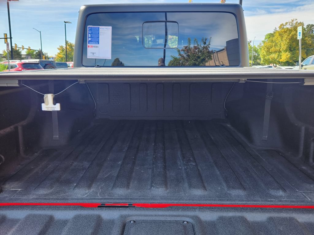 Used 2024 Jeep Gladiator Rubicon w/ Convenience Group AWD/4WD image 14