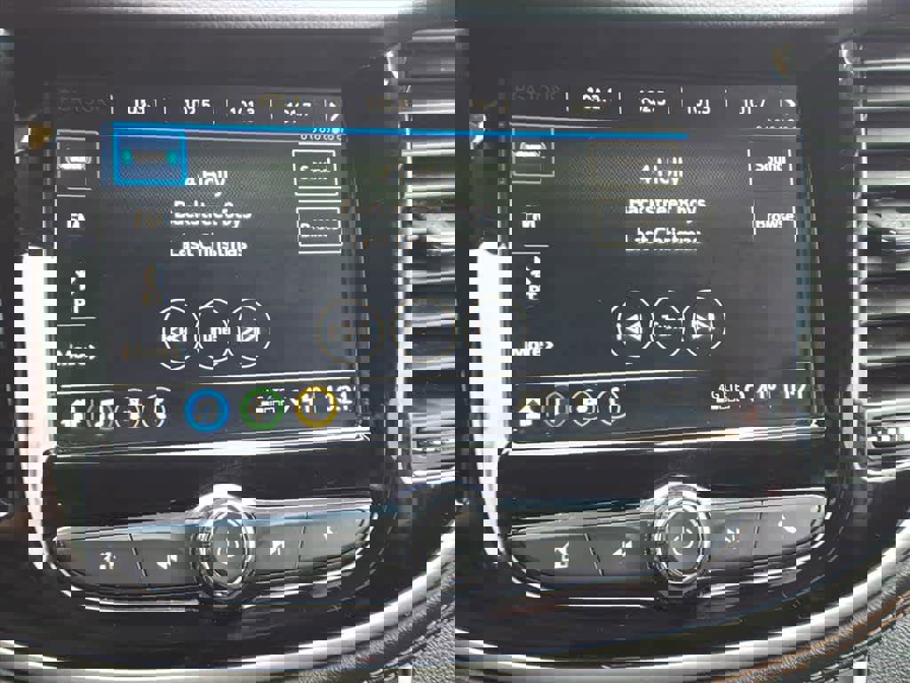 Used 2018 Chevrolet Trax LT w/ LT Convenience Package image 15