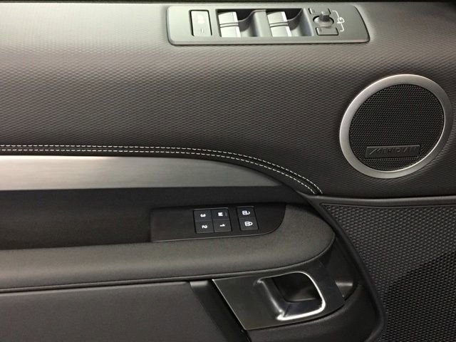 New 2024 Land Rover Discovery Dynamic SE image 10