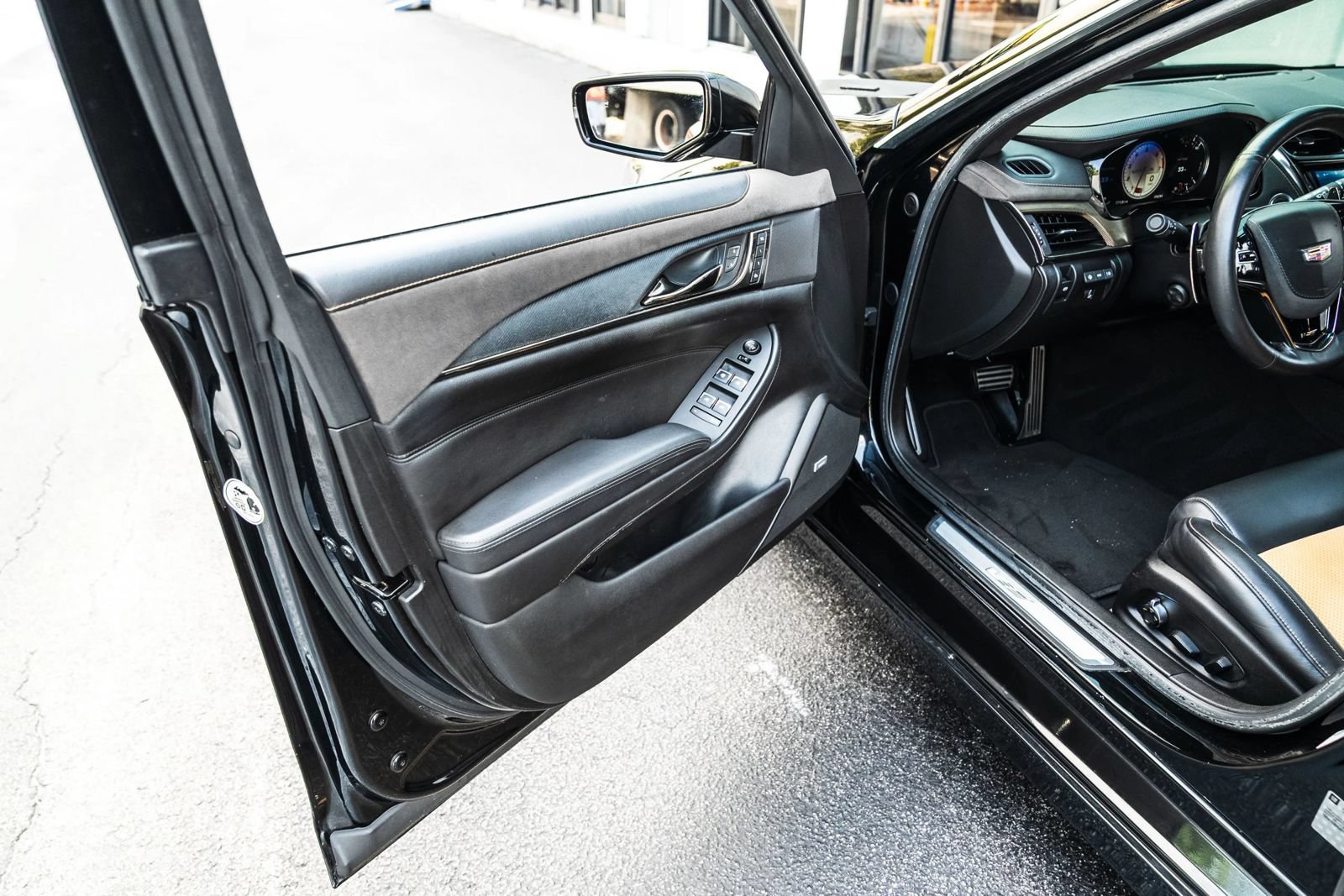 Used 2018 Cadillac CTS V w/ Luxury Package RWD image 14