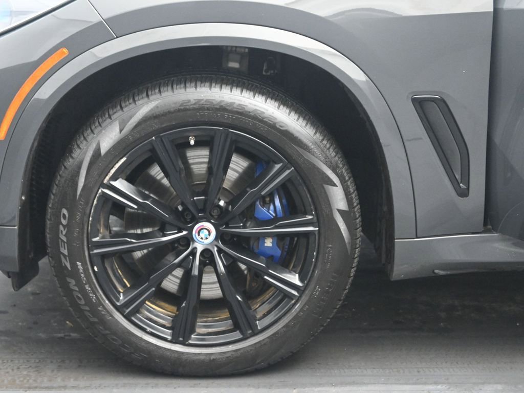 Used 2023 BMW X5 M50i w/ Executive Package image 37
