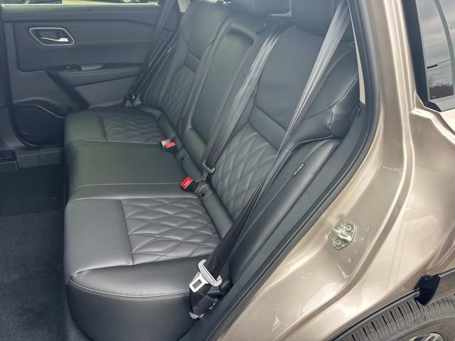 New 2026 Nissan Rogue Platinum w/ Platinum Premium Package AWD/4WD image 16