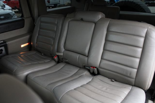 Used 2004 HUMMER H2 w/ Preferred Equipment Group image 21