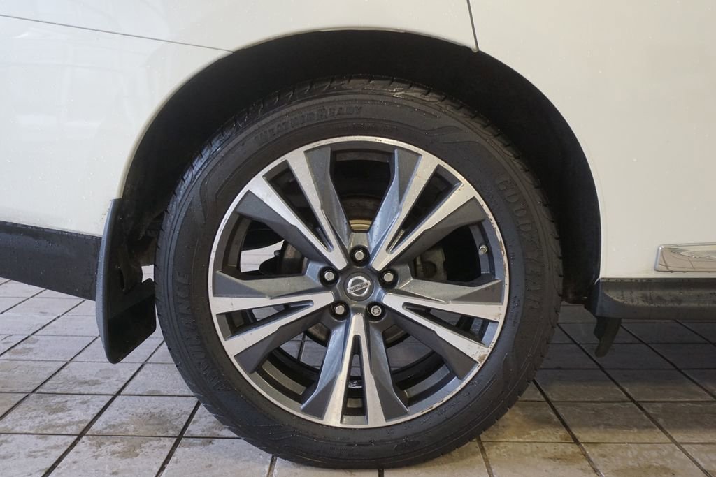 Used 2019 Nissan Pathfinder Platinum image 31