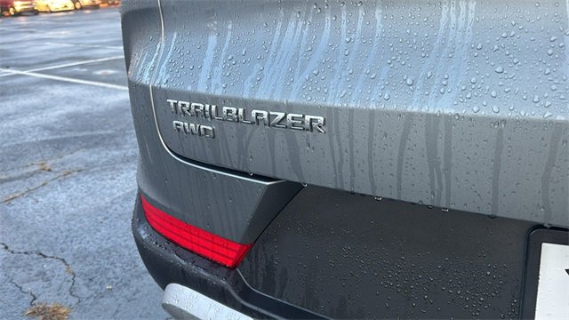Used 2024 Chevrolet TrailBlazer LT image 32