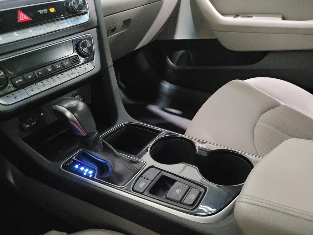 Used 2019 Hyundai Sonata SEL w/ Tech Package 02 FWD image 26