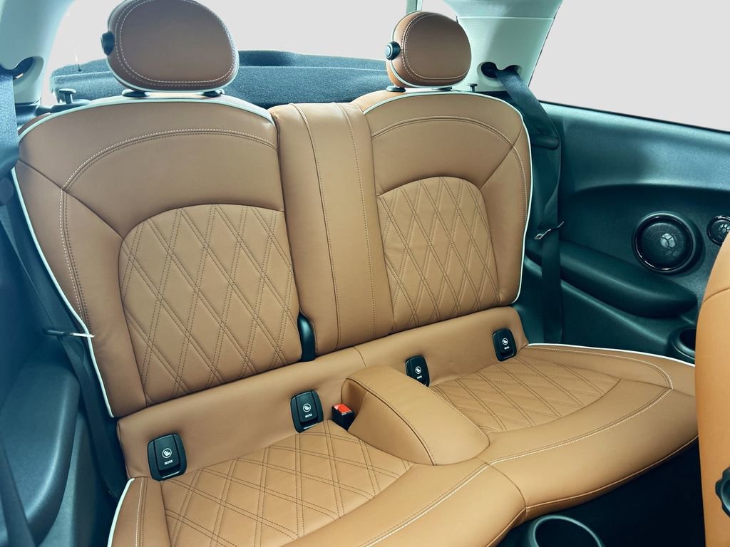 Certified 2024 MINI Cooper SE image 25