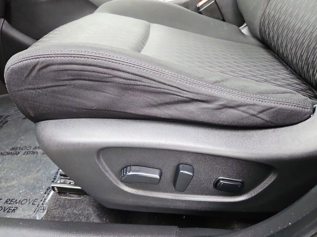 Used 2020 Nissan Rogue SV image 23