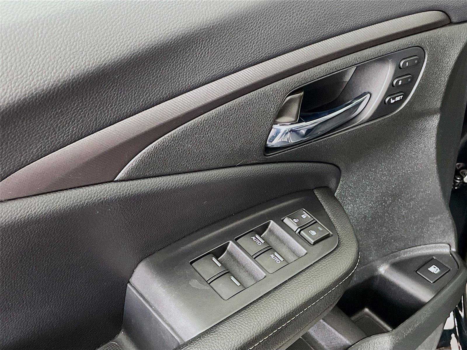 Used 2025 Honda Ridgeline RTL+ image 21