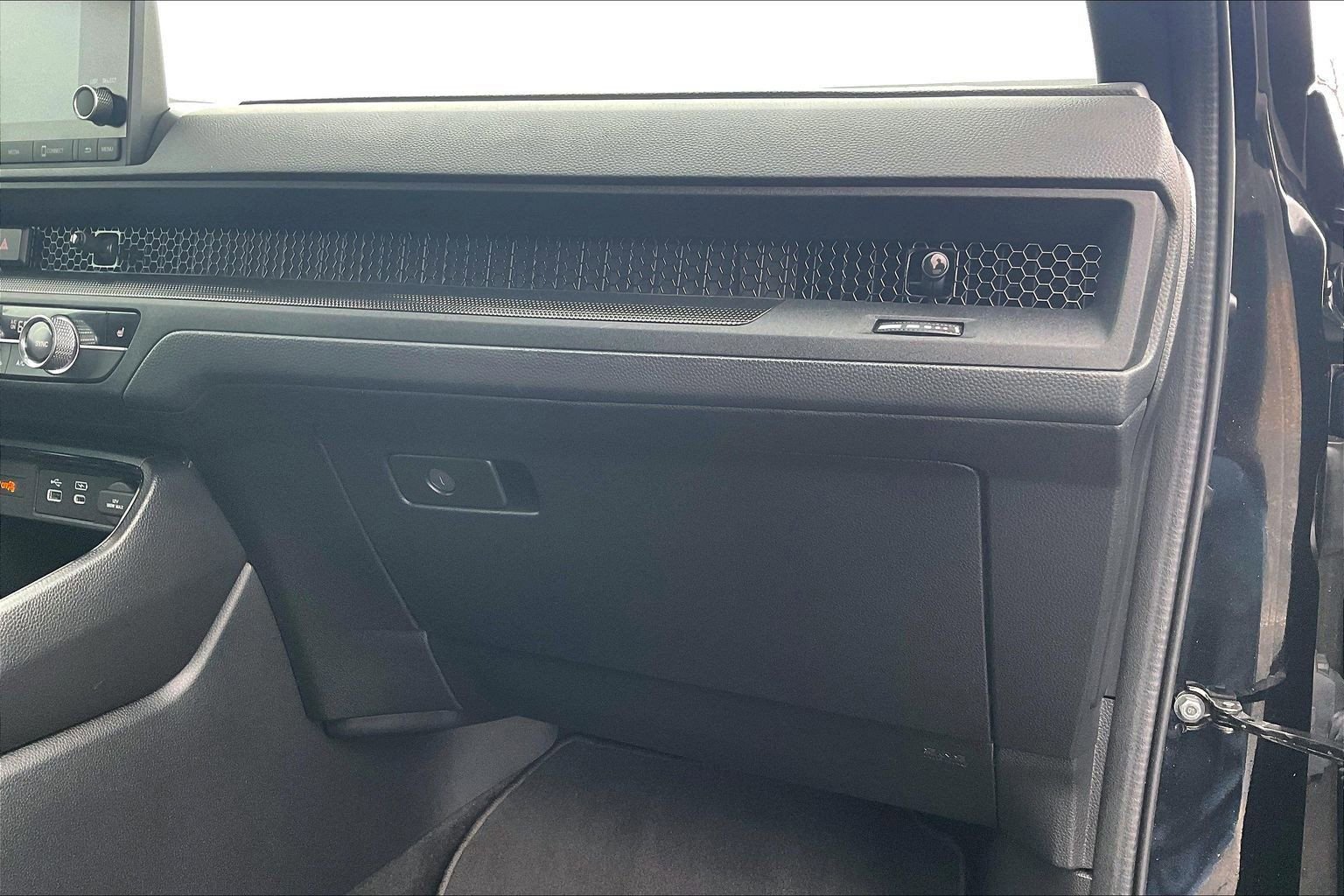 Used 2025 Honda CR-V Sport image 16