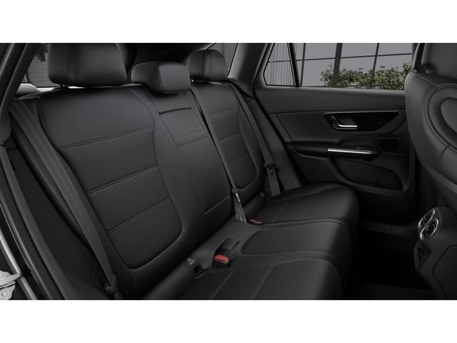 Used 2026 Mercedes-Benz GLC 300 4MATIC image 5
