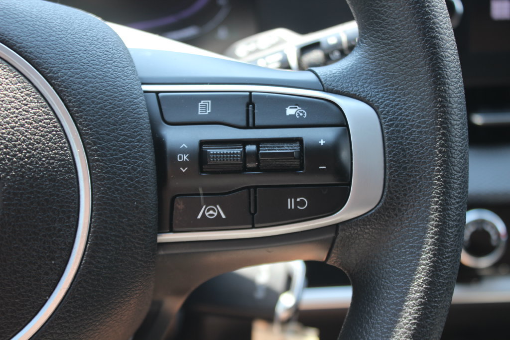 Used 2024 Kia Sportage LX AWD/4WD image 17