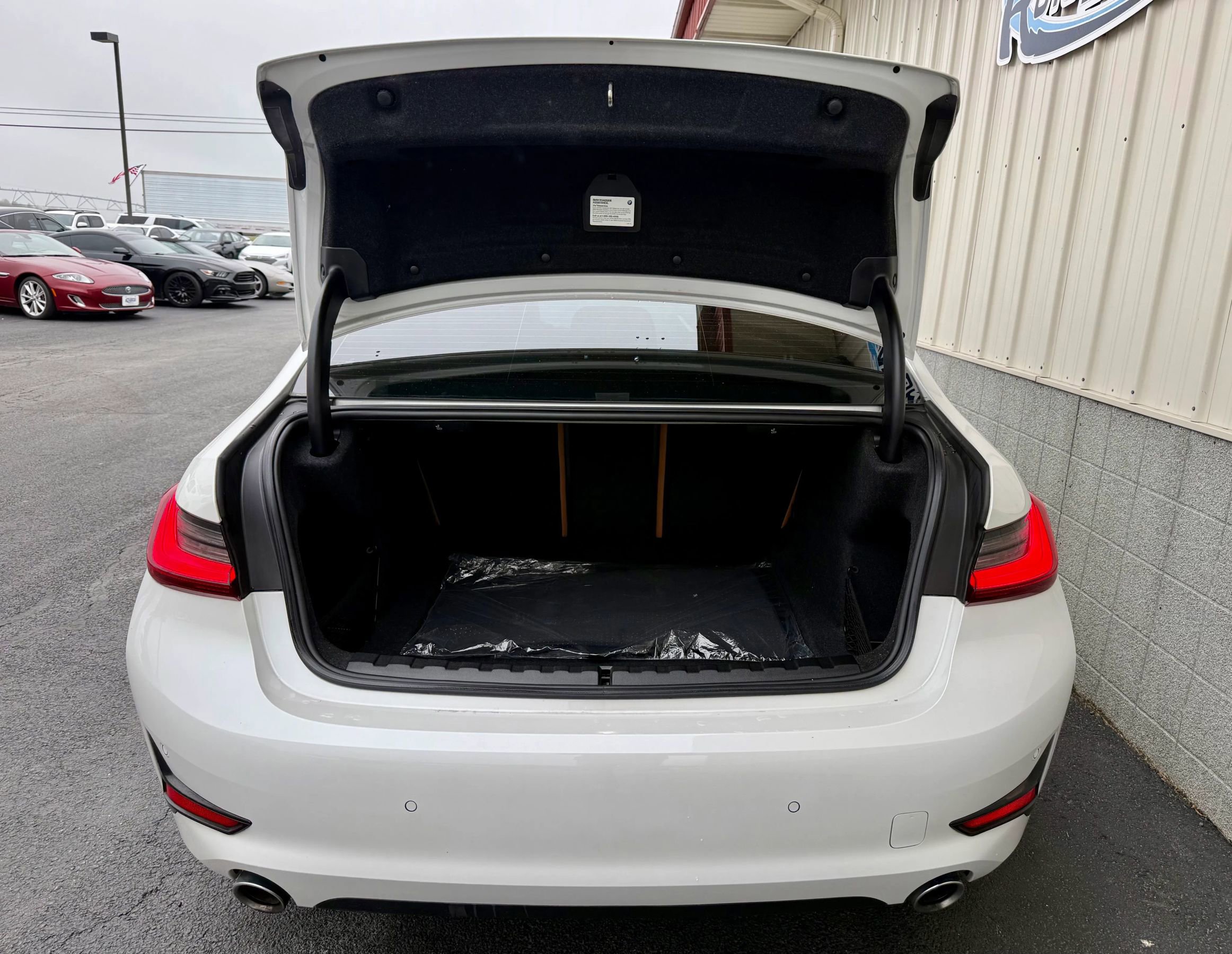 Used 2022 BMW 330i xDrive Sedan w/ Driving Assistance Package AWD/4WD image 6