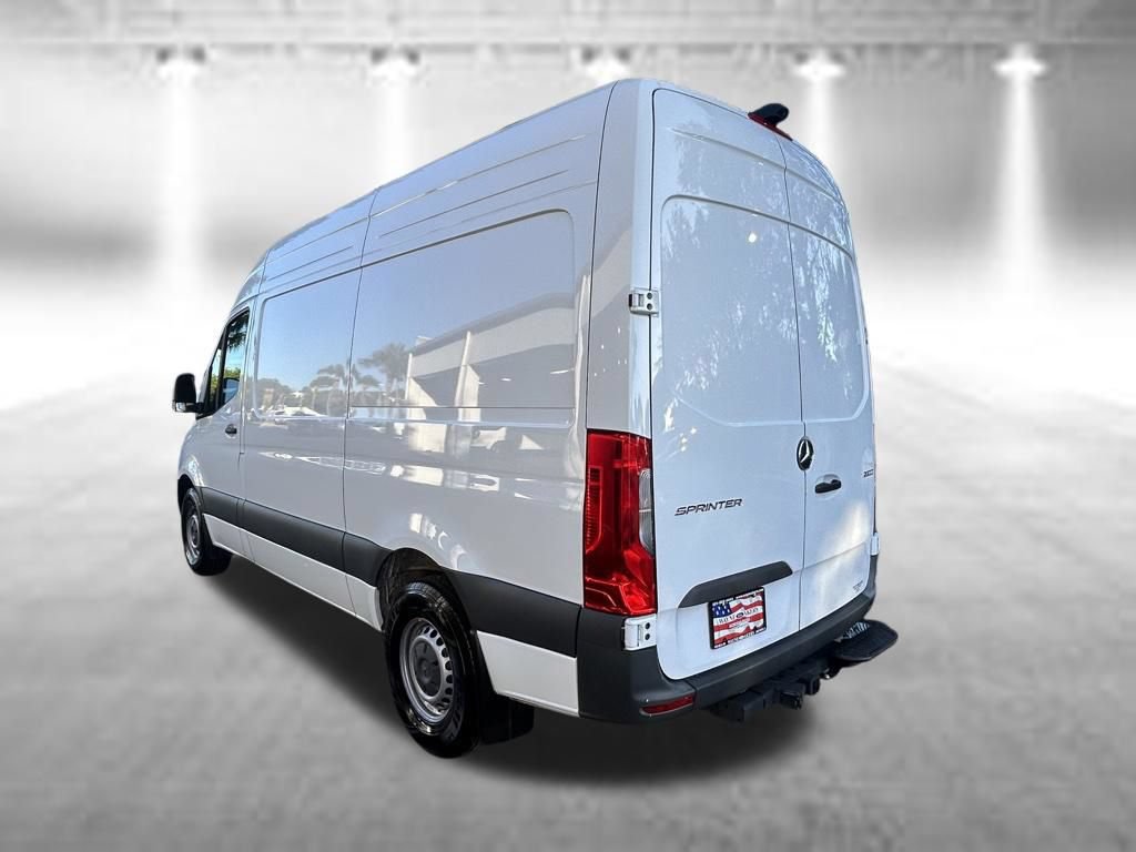 Used 2025 Mercedes-Benz Sprinter 2500 image 7