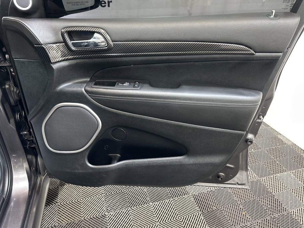 Used 2014 Jeep Grand Cherokee SRT8 w/ Luxury Group II image 11