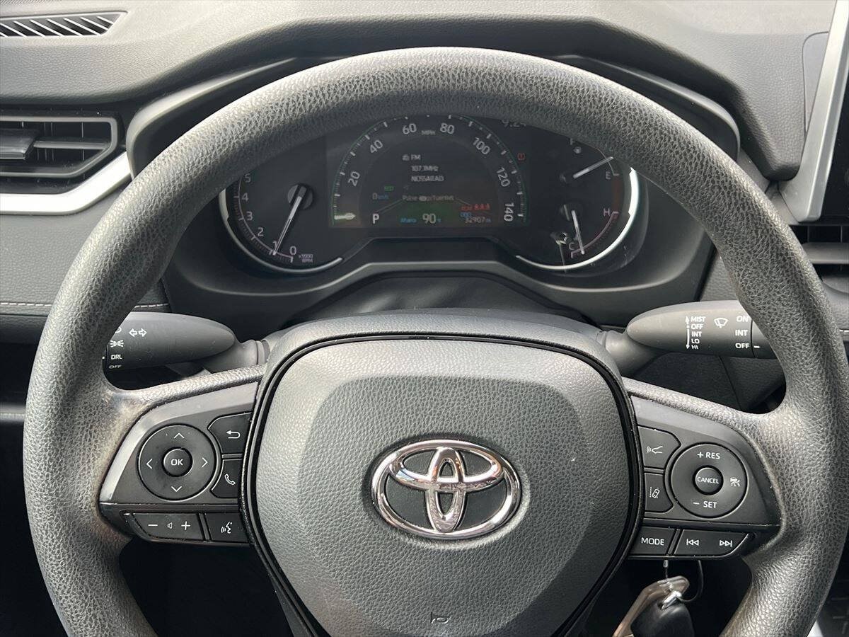 Used 2023 Toyota RAV4 LE FWD image 11