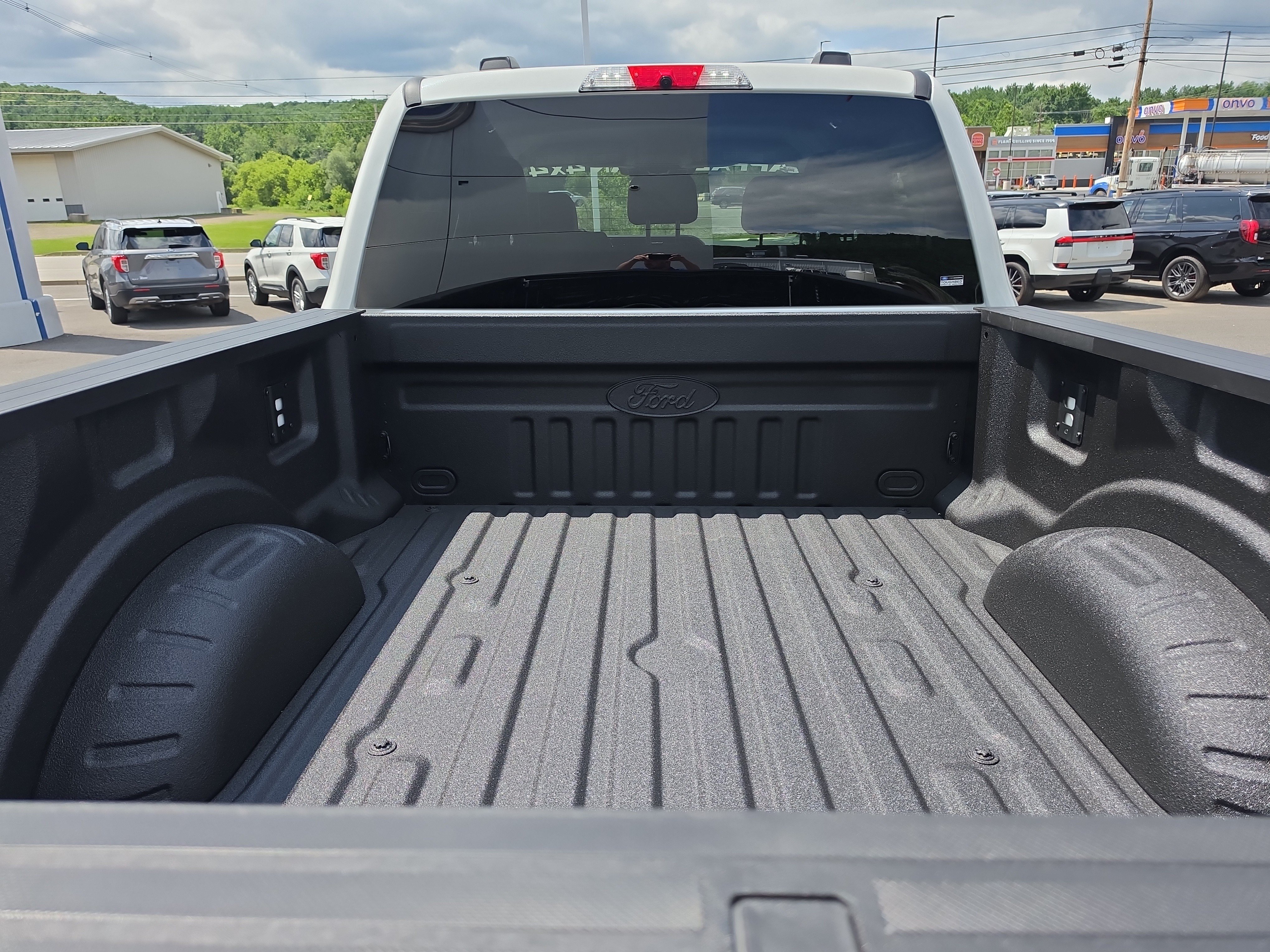 New 2026 Ford F250 Lariat w/ Black Appearance Package AWD/4WD image 5