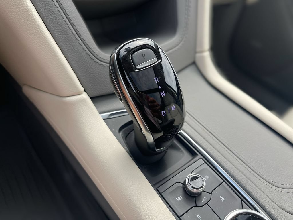 Certified 2024 Cadillac XT6 Premium Luxury w/ LPO, Floor Liner Package AWD/4WD image 26