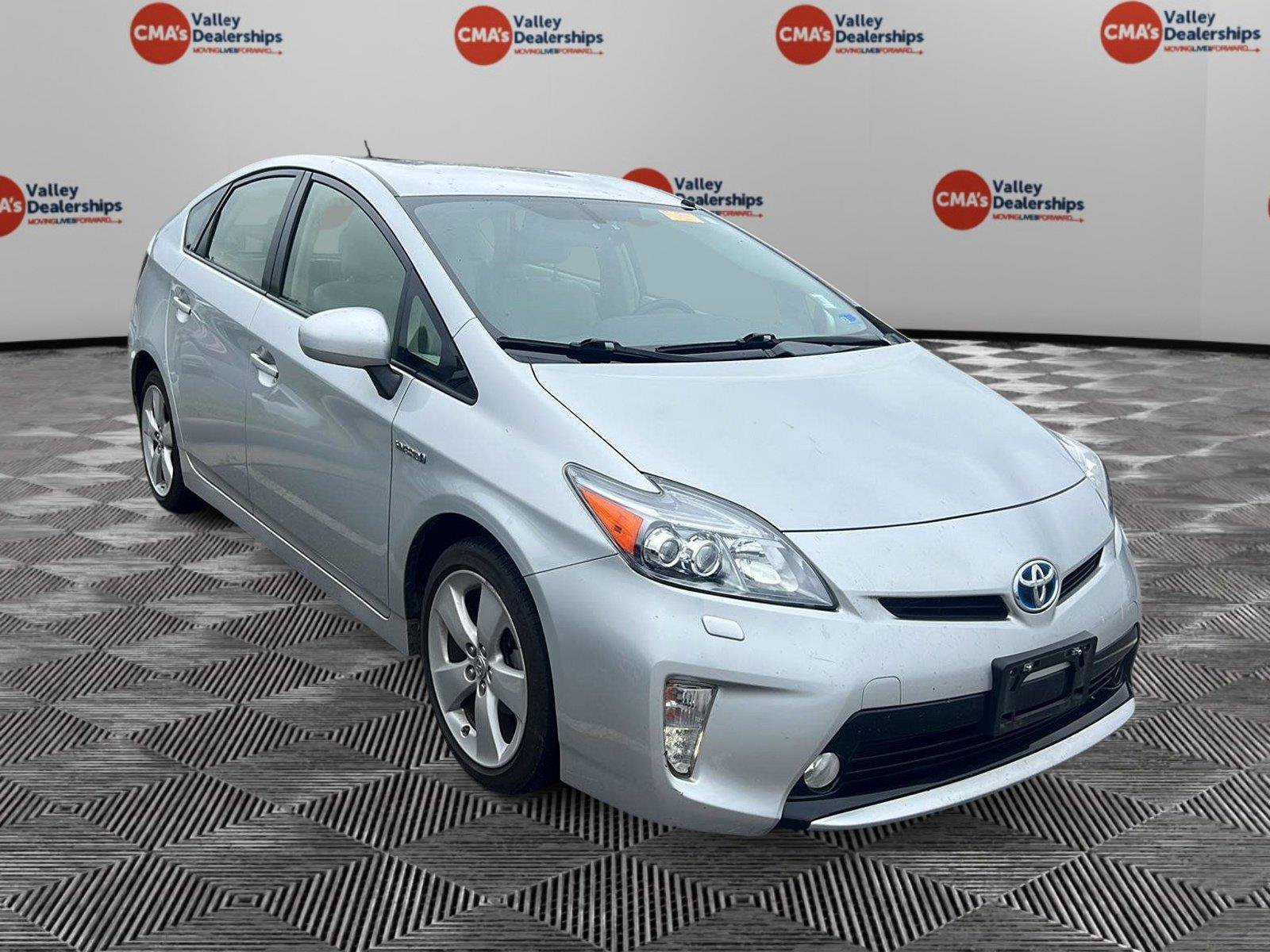 Used 2015 Toyota Prius Five FWD image 6