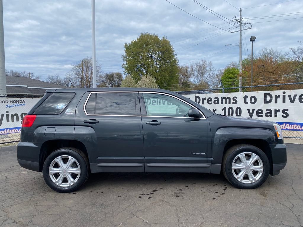 Used 2017 GMC Terrain SLE AWD/4WD image 2