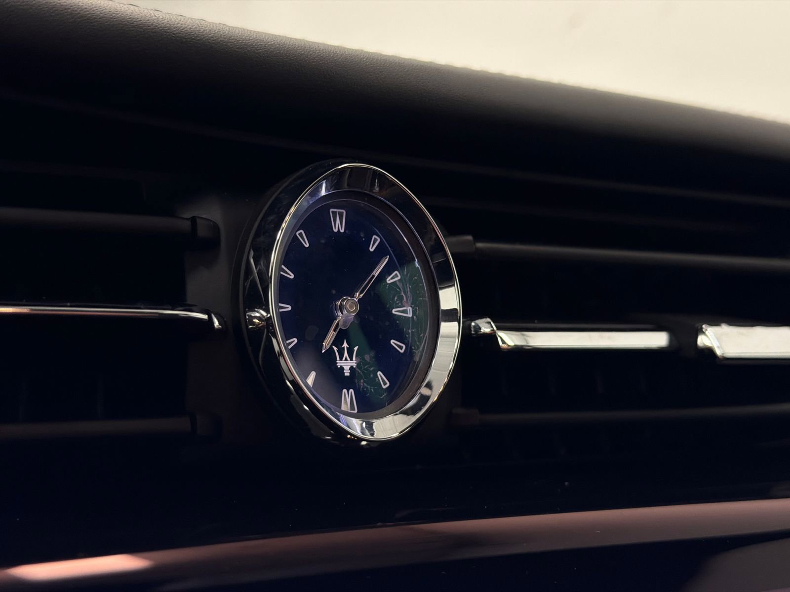 Used 2022 Maserati Quattroporte Modena image 28