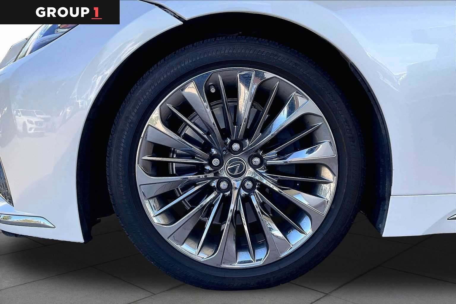 Used 2022 Lexus LS 500 w/ Interior Upgrade Package RWD image 9