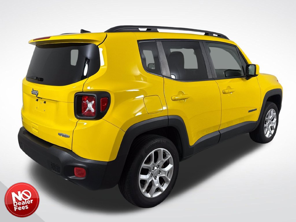 Used 2018 Jeep Renegade Latitude w/ Cold Weather Group AWD/4WD image 3