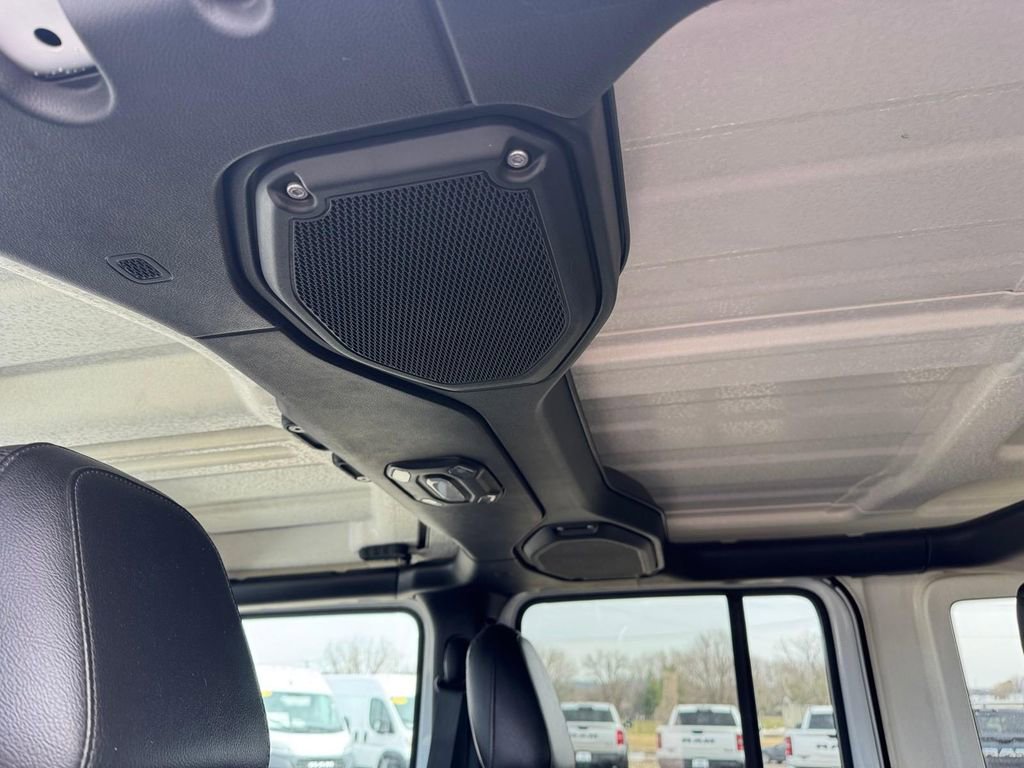 Used 2019 Jeep Wrangler Unlimited Sahara w/ Dual Top Group image 8