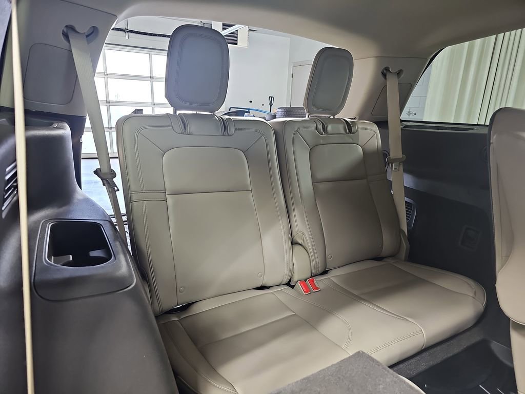 Used 2024 Lincoln Aviator Reserve w/ Equipment Group 201A image 15