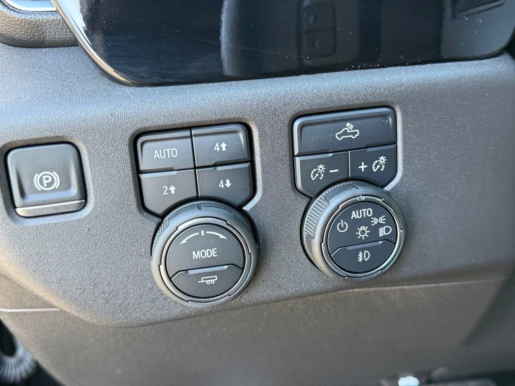 Used 2025 Chevrolet Silverado 1500 LT Trail Boss w/ Convenience Package II image 23