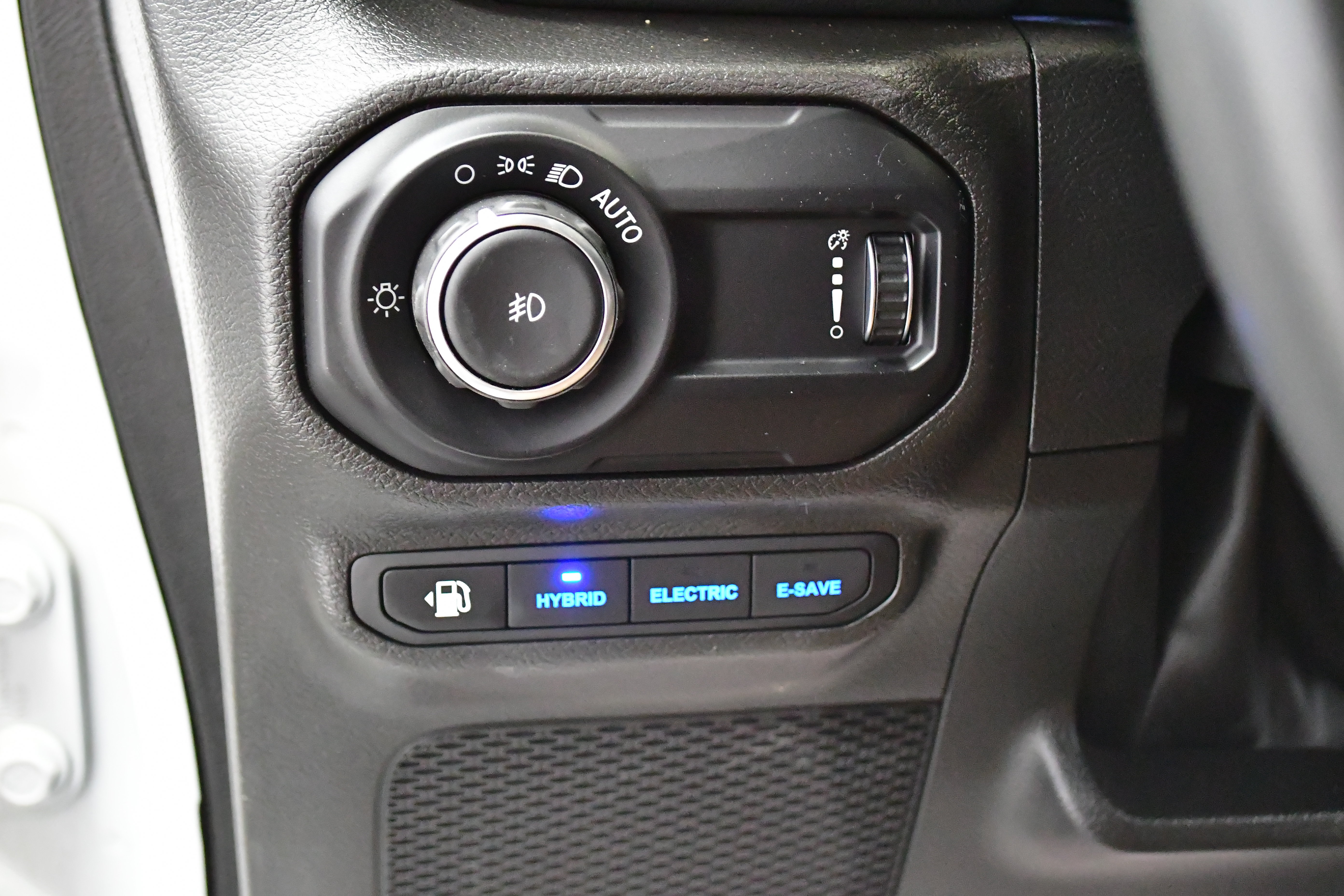 Used 2023 Jeep Wrangler Unlimited Rubicon 4xe w/ Cold Weather Group AWD/4WD image 13