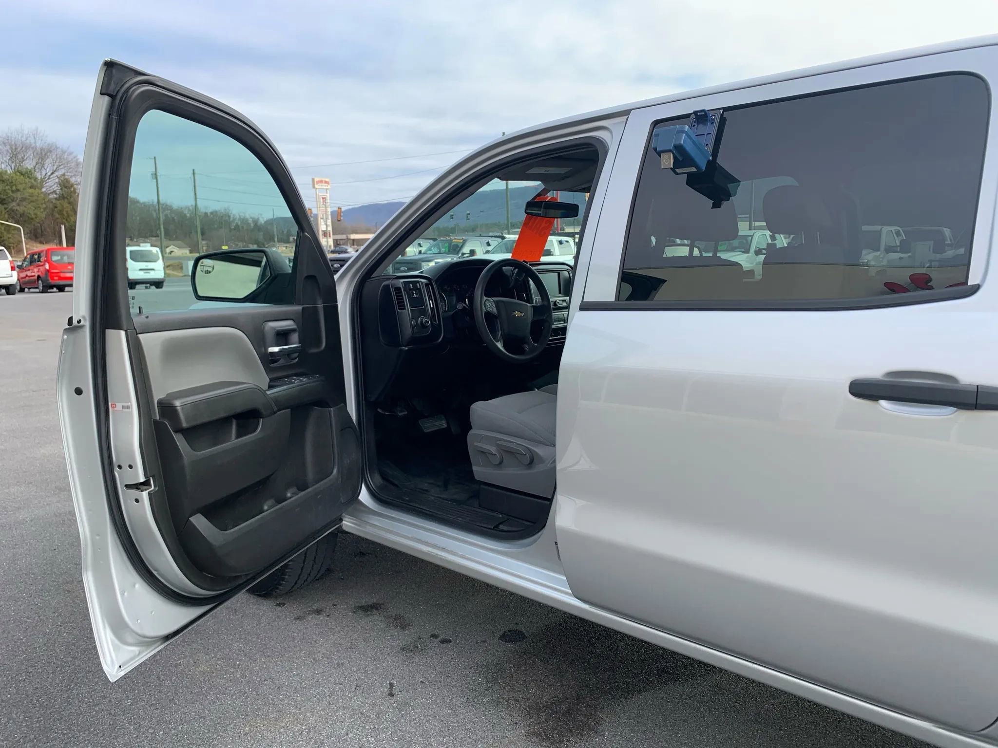 Used 2017 Chevrolet Silverado 1500 W/T image 3