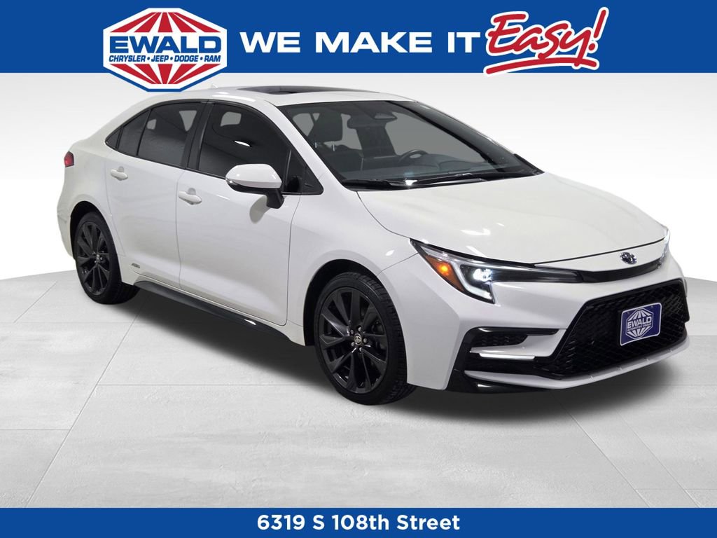 Used 2023 Toyota Corolla SE w/ SE Package image 1