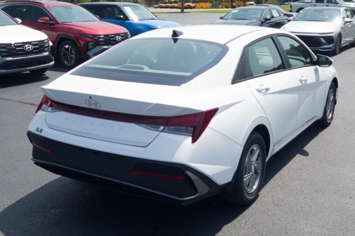 New 2026 Hyundai Elantra SE FWD image 5
