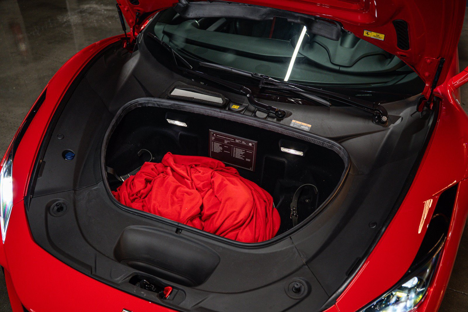 Used 2020 Ferrari F8 Tributo RWD image 23