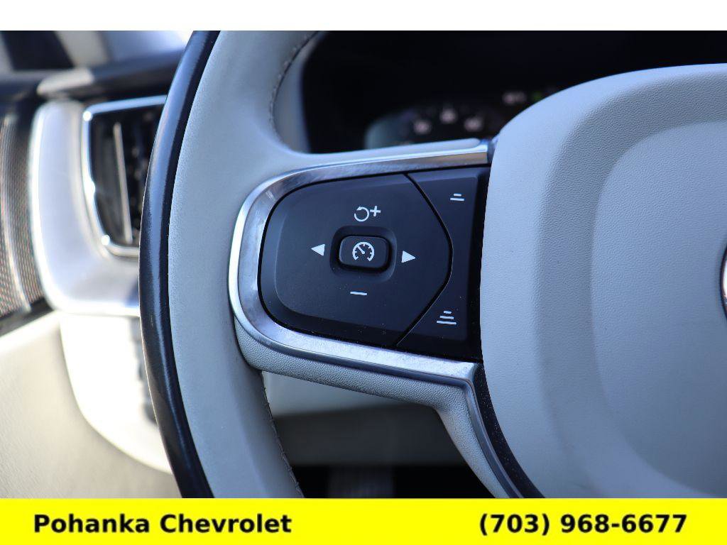 Used 2019 Volvo XC60 T6 Momentum w/ Advanced Package image 12