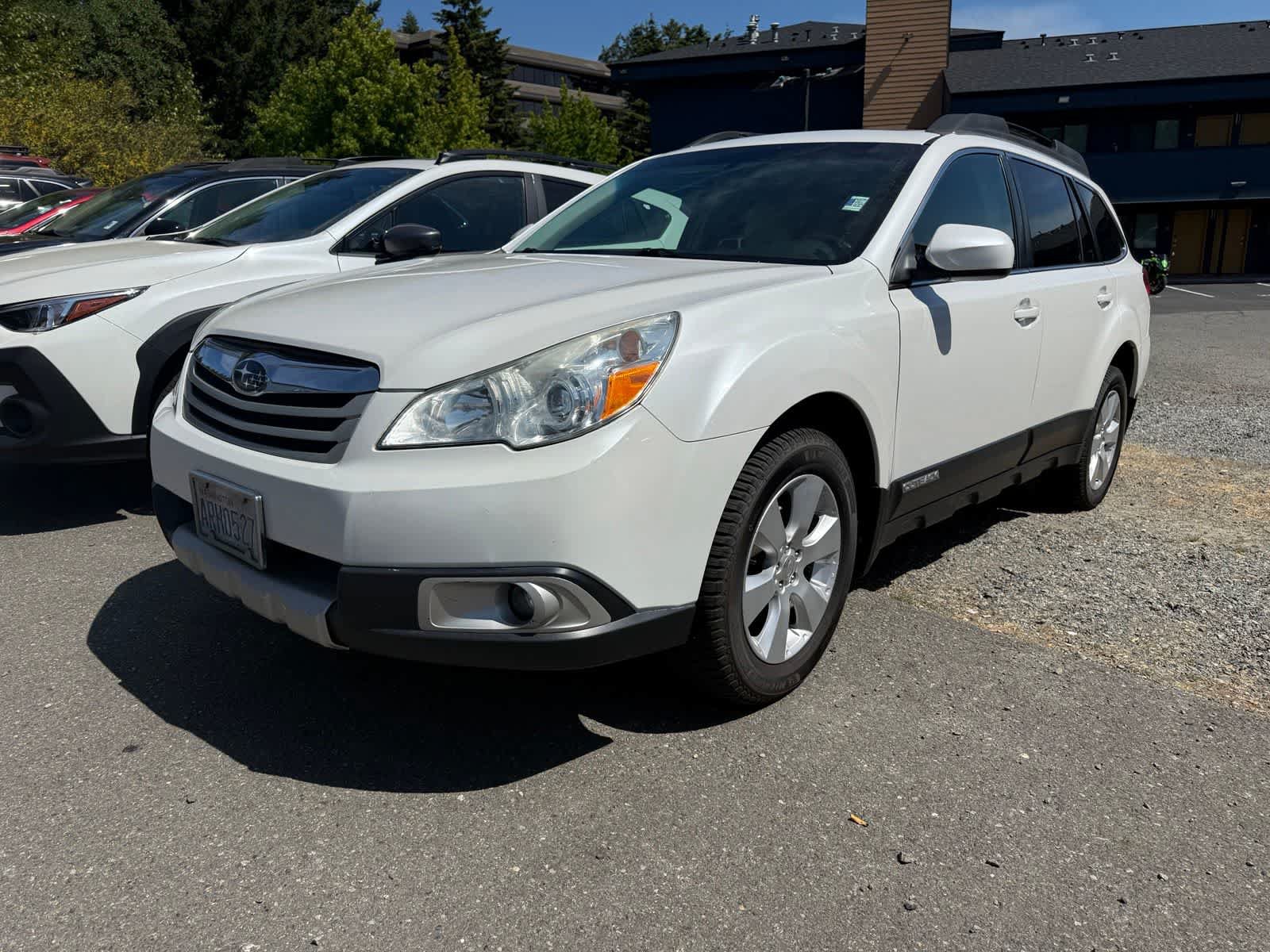 Used 2011 Subaru Outback 2.5i Limited w/ PWR Moonroof Pkg