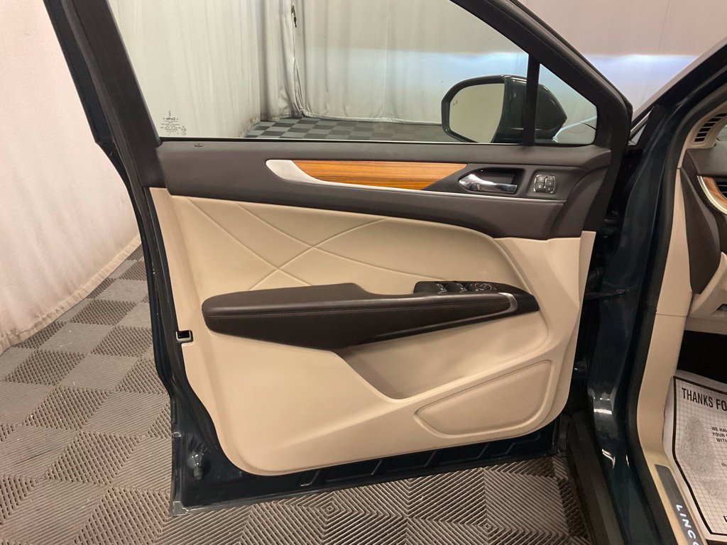 Used 2019 Lincoln MKC Select w/ Select Plus Package AWD/4WD image 23