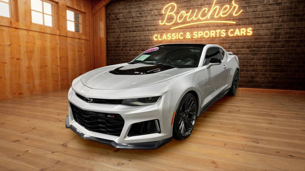 Used 2018 Chevrolet Camaro ZL1 RWD image 17