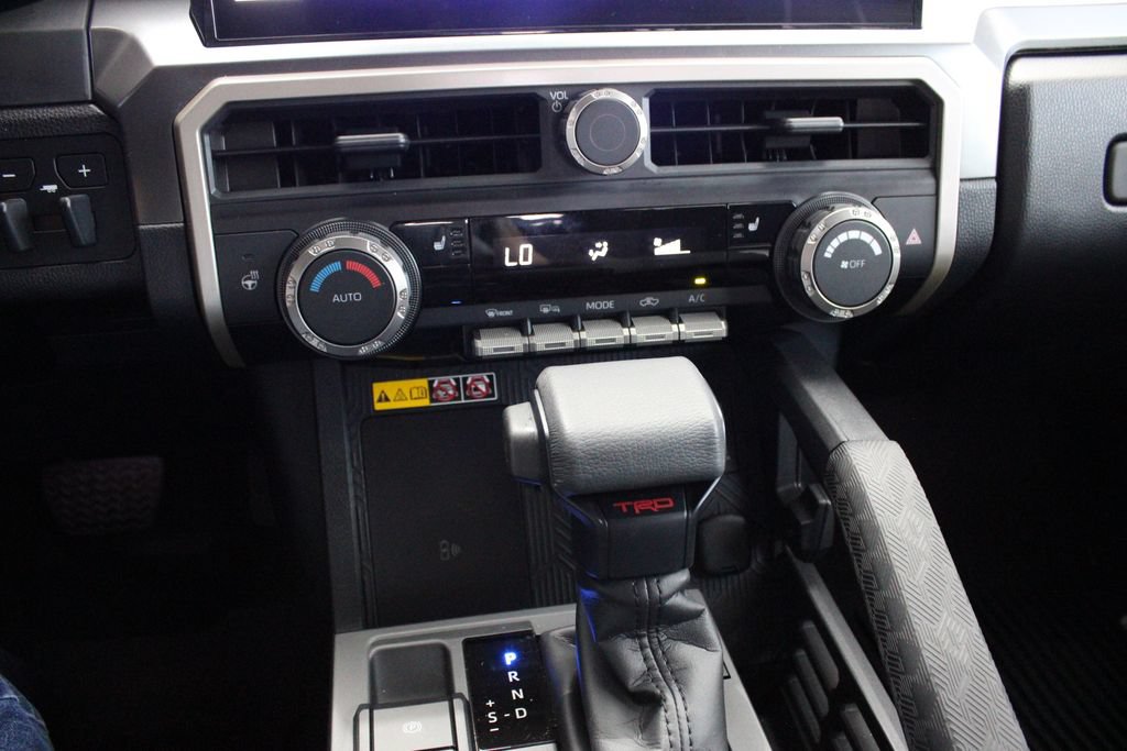 Certified 2025 Toyota Tacoma TRD Off-Road w/ TRD Off Road Upgrade Package AWD/4WD image 39