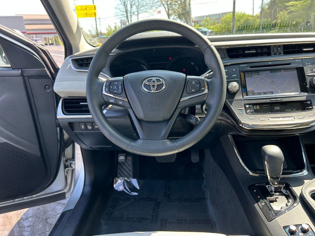 Used 2016 Toyota Avalon Limited FWD image 21