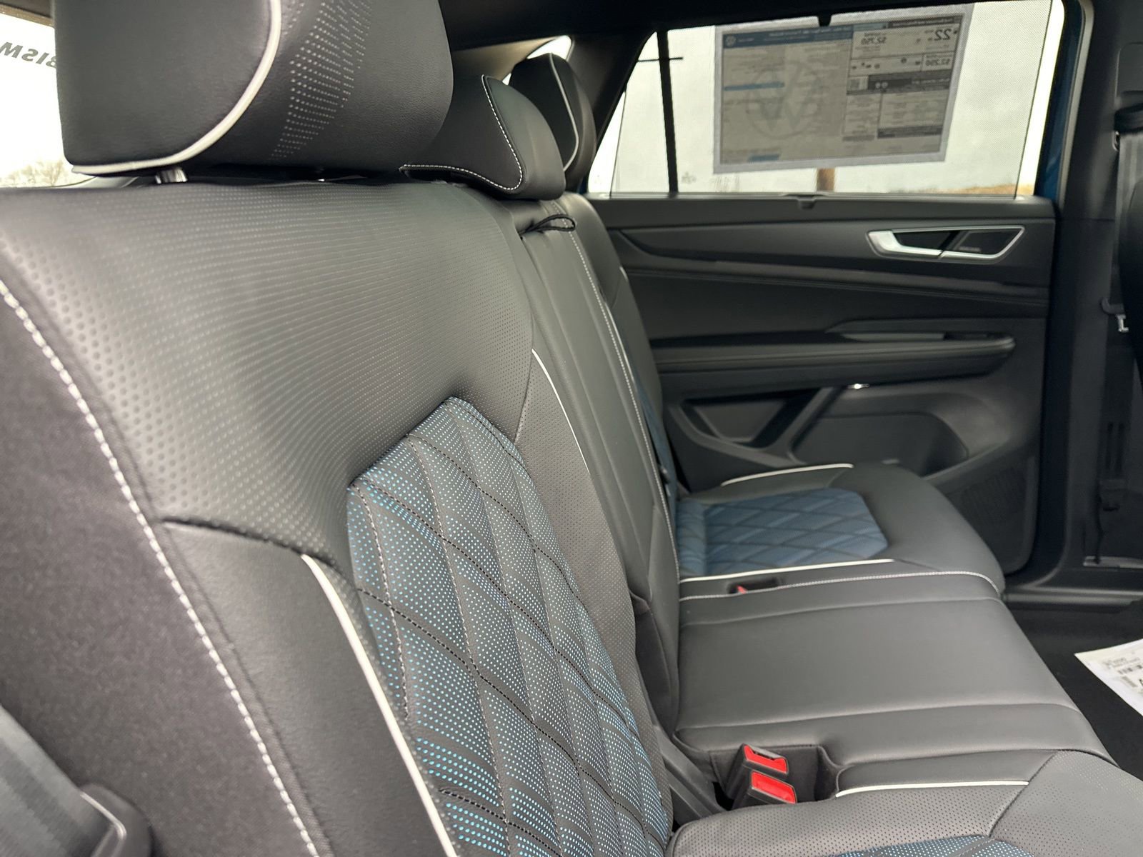 New 2026 Volkswagen Atlas Cross Sport SEL Premium R-Line image 31