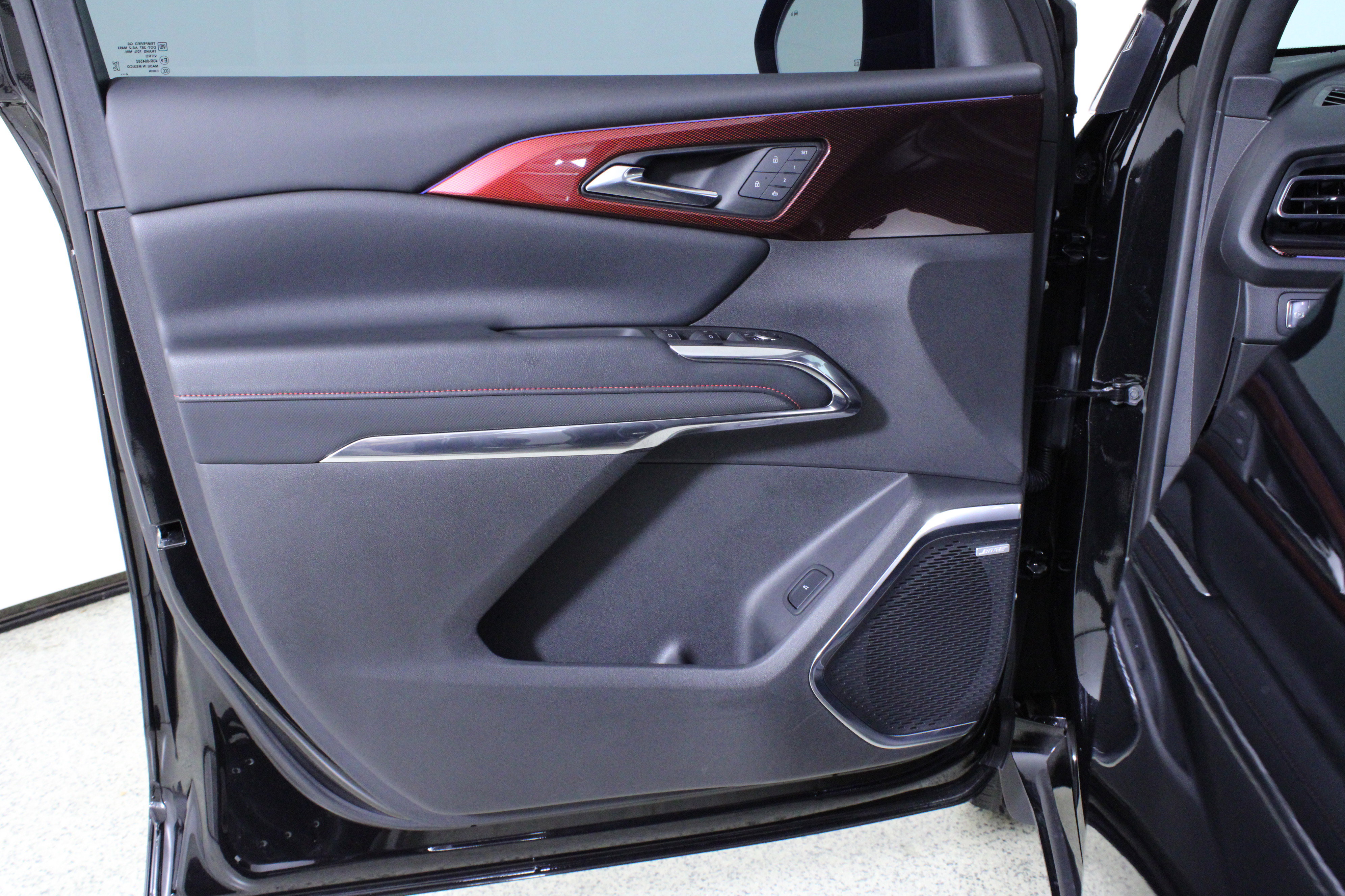 Used 2025 Chevrolet Traverse RS w/ LPO, Floor Liner Package image 21