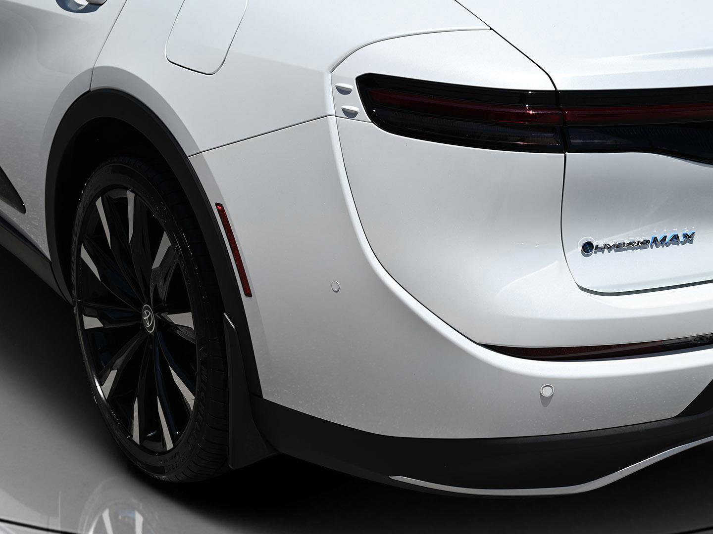 Used 2025 Toyota Crown Platinum image 14