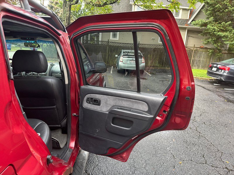 Used 2004 Nissan Xterra SE w/ (LTH) Rugged Leather Pkg AWD/4WD image 12