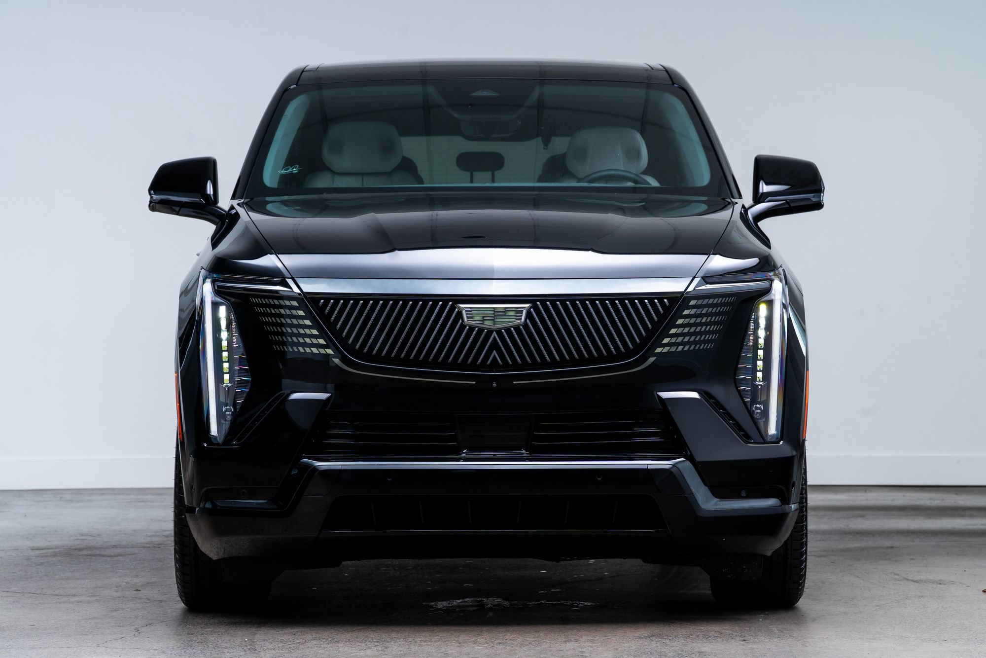 Used 2025 Cadillac Escalade IQ Sport 1 w/ Smart Trailering package AWD/4WD image 2