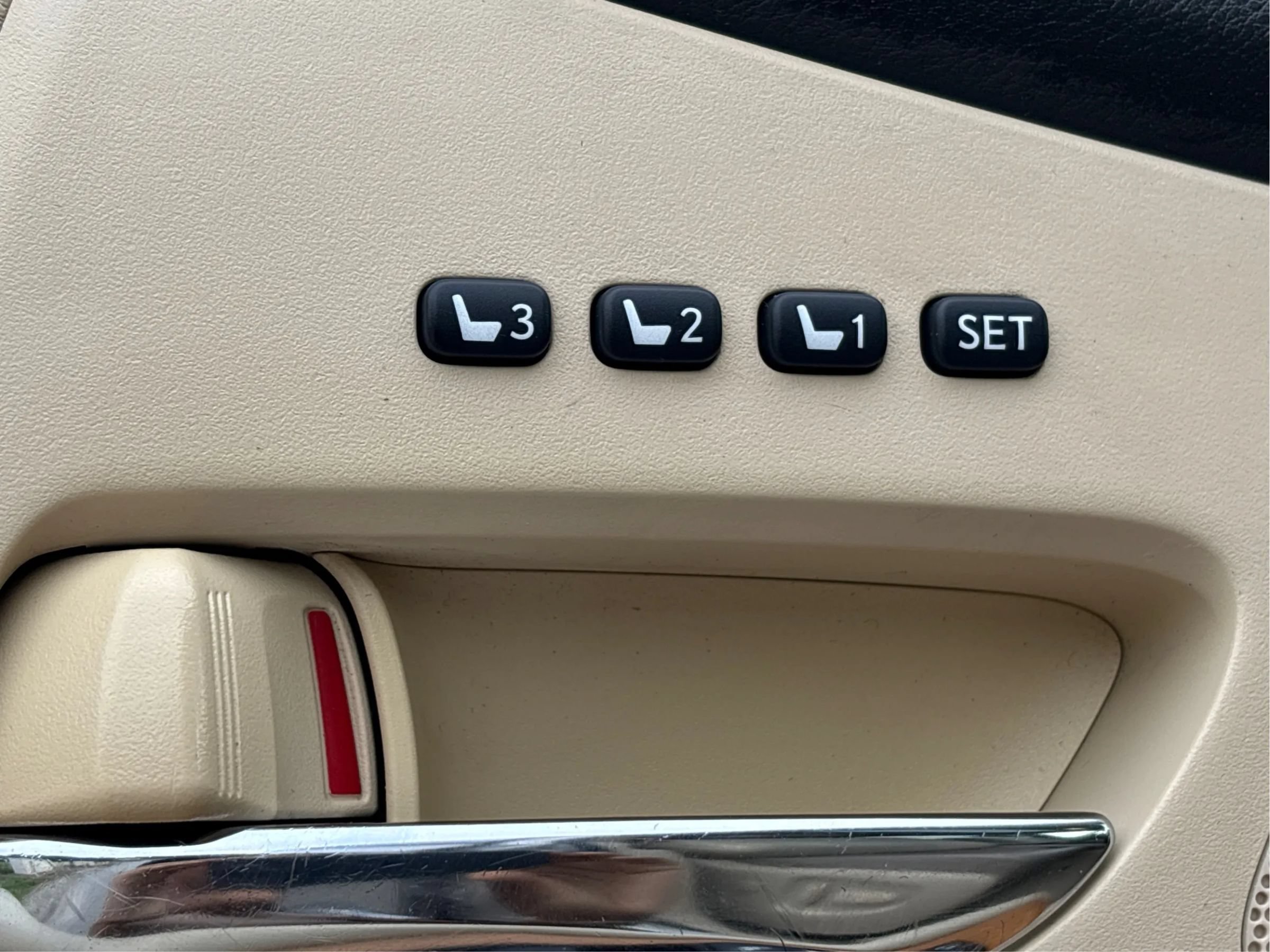 Used 2015 Lexus RX 450h FWD image 45