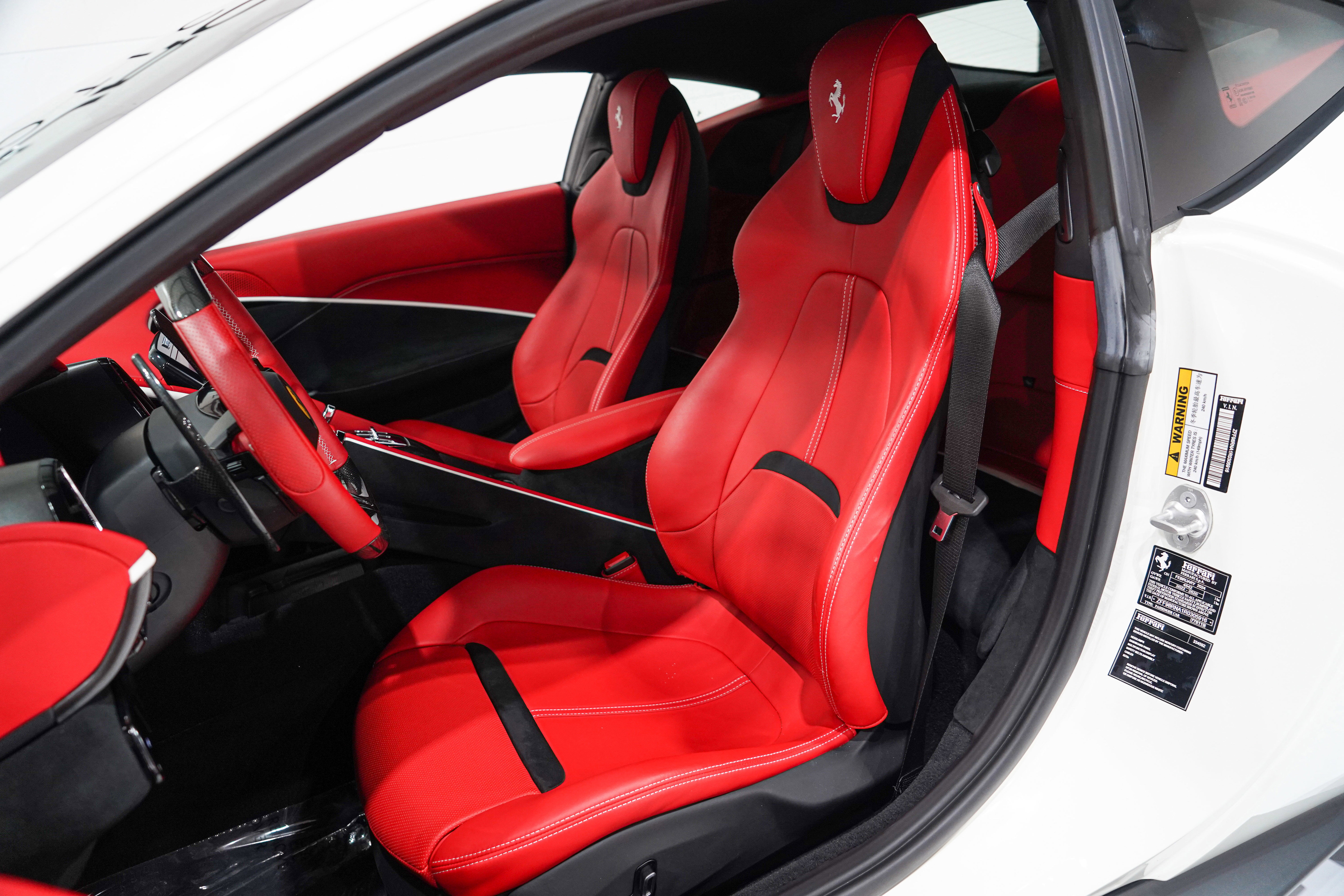 Used 2024 Ferrari Roma RWD image 9